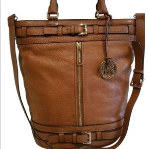 Beautiful Michael Kors Bucket bag
